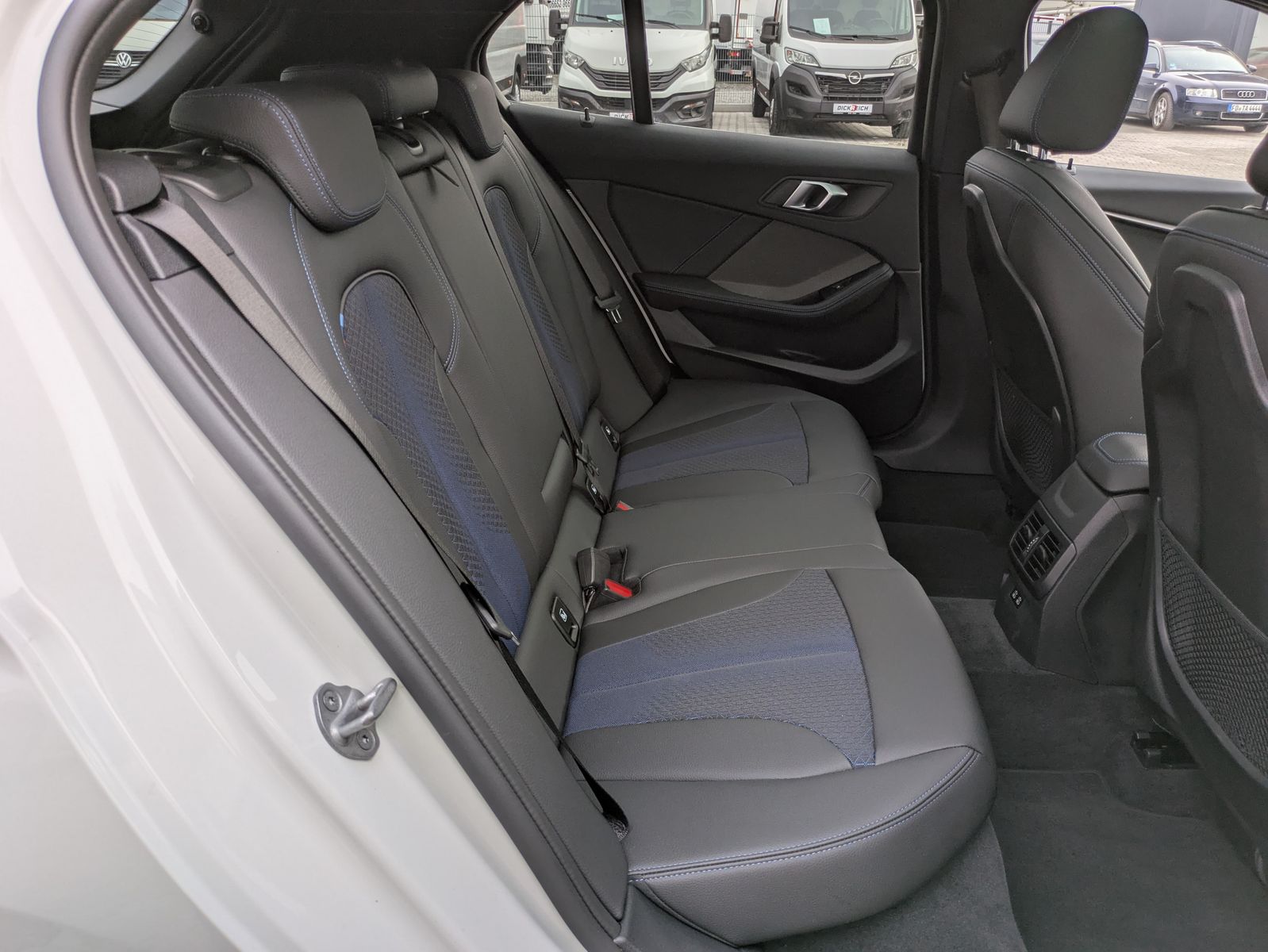 Fahrzeugabbildung BMW 120 i M-Sport PANO*ACC*KAMERA*H&K*Ad.-LED*PremP.