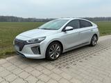 Hyundai Ioniq Hybrid Premium - Hyundai IONIQ von privat