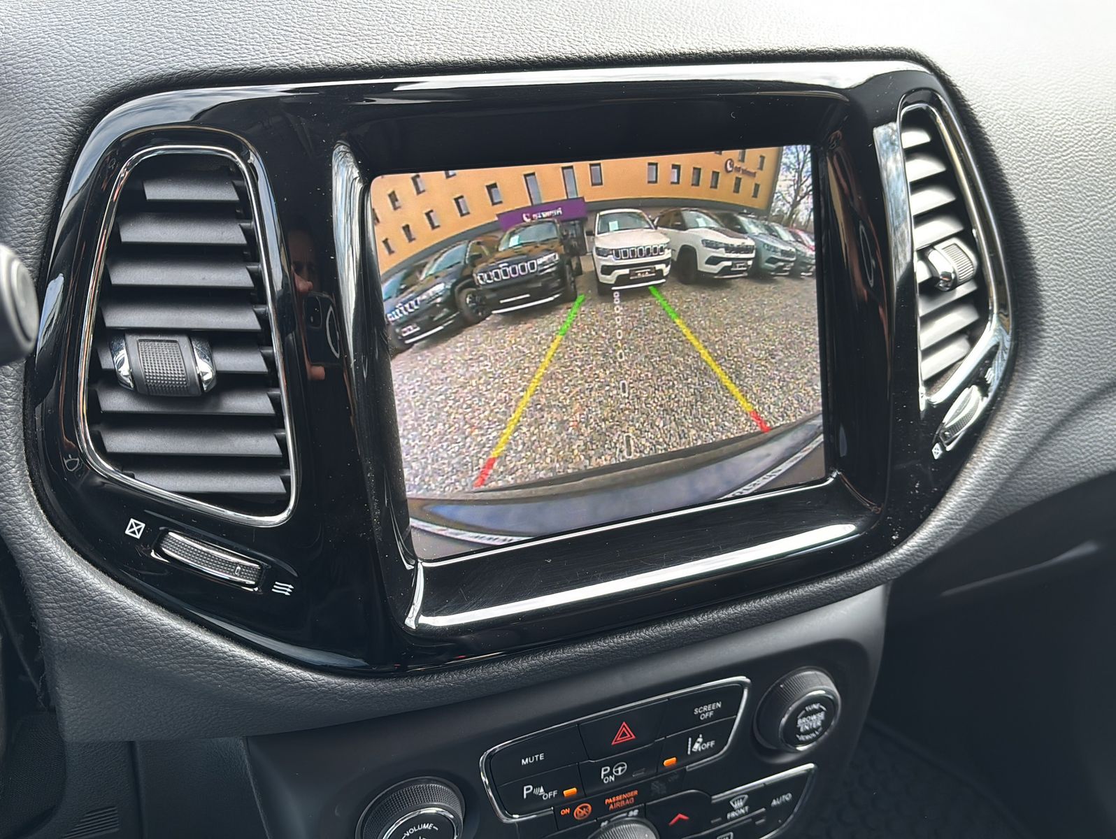 Fahrzeugabbildung Jeep Compass Limited FWD