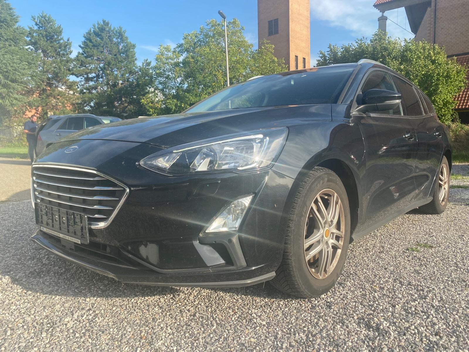 Ford Focus Turnier Titanium Automatik, Navi 120, ps