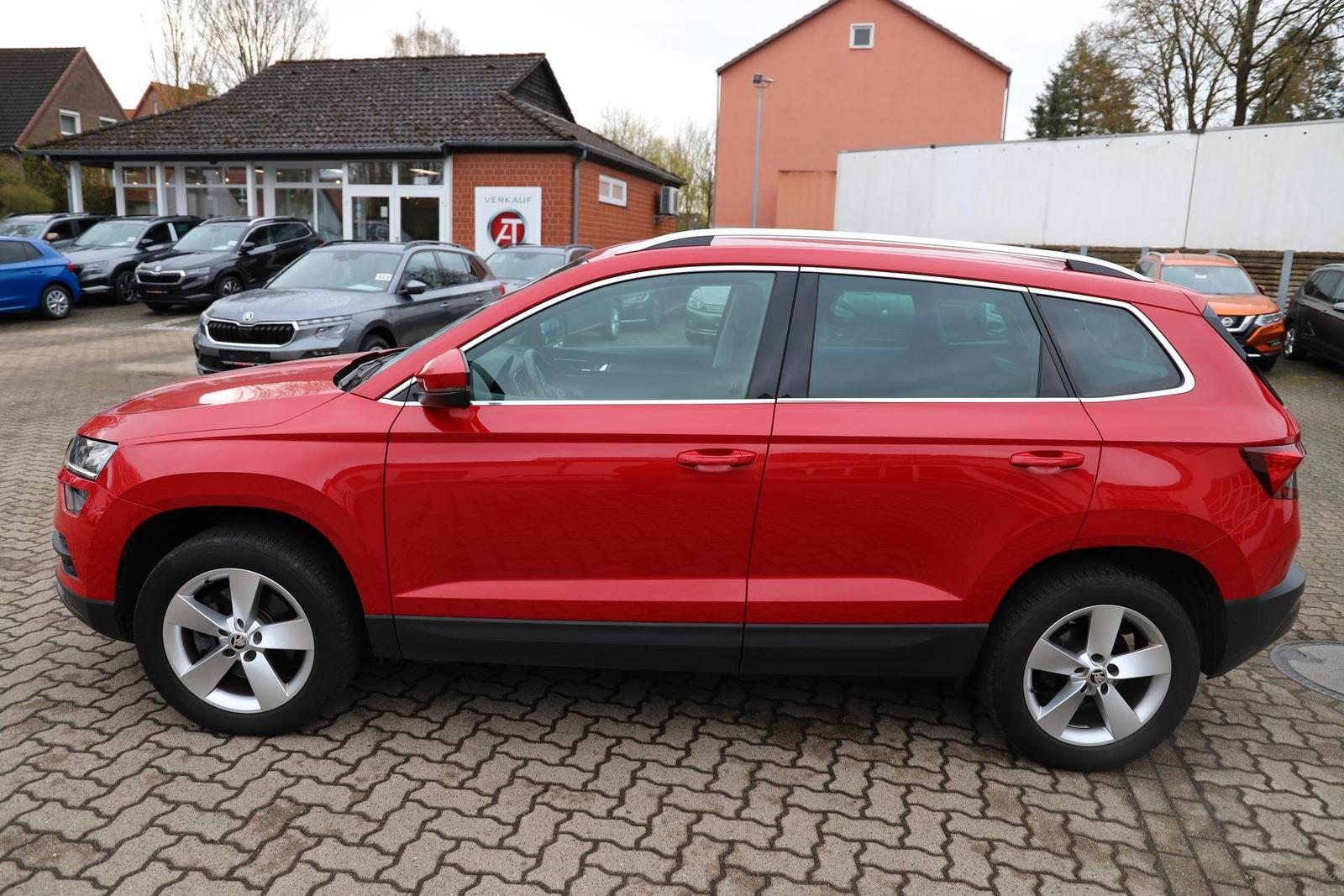 Skoda Karoq 2.0l TDI 150PS 4x4 STYLE AHK/Navi/el. H...