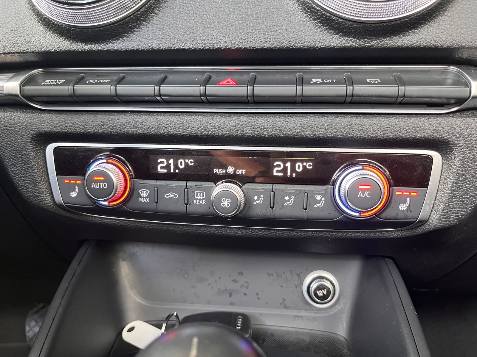 Fahrzeugabbildung Audi A3 Cabriolet Sport 35 TFSI S tronic AHK NAVI LED