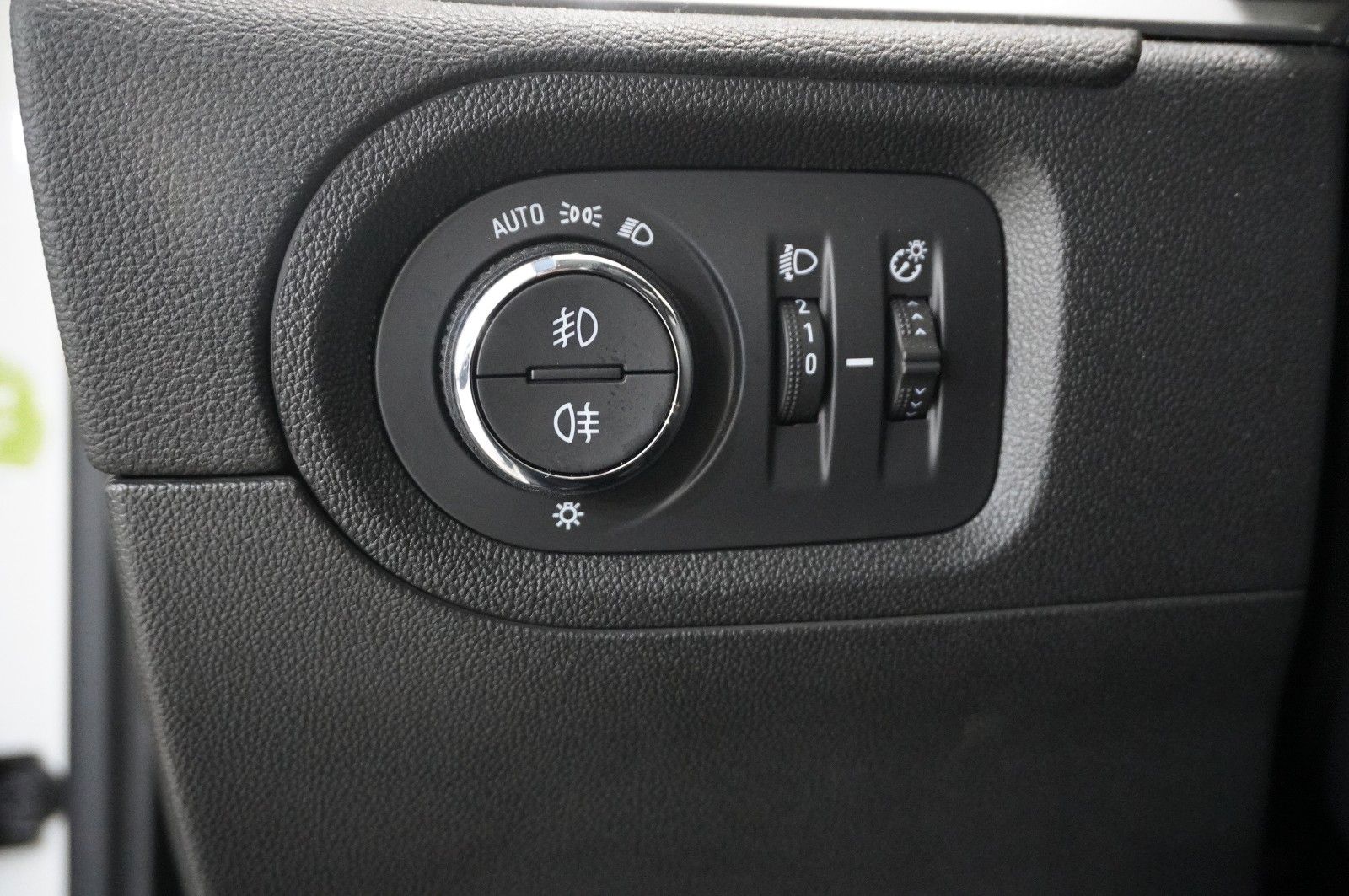 Fahrzeugabbildung Opel Grandland (X) 1.5D BUSINESS NAVI/LED/KAMERA/DAB