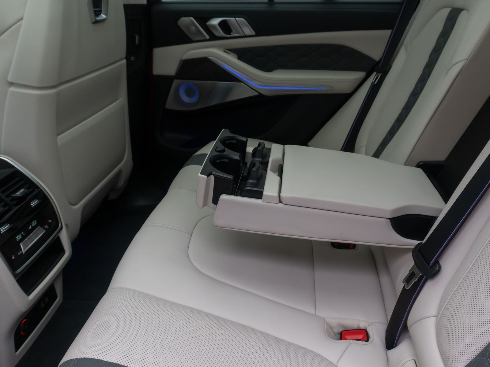 Fahrzeugabbildung BMW X5 M Competition Sky Lounge B&W Massage MegaVoll