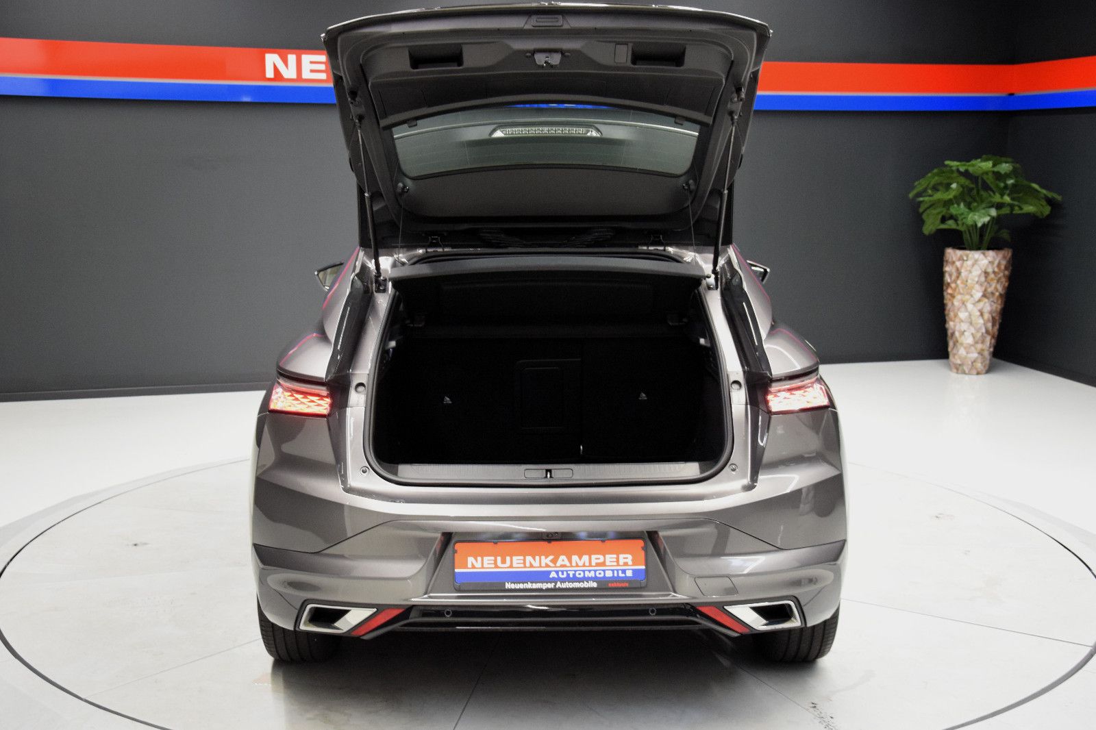 Fahrzeugabbildung DS Automobiles DS4 Performance Line Pano Sitzheizung