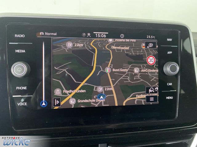 T-Roc 1.5 TSI DSG R-Line NAVI KLIMA AHK REAR VIE