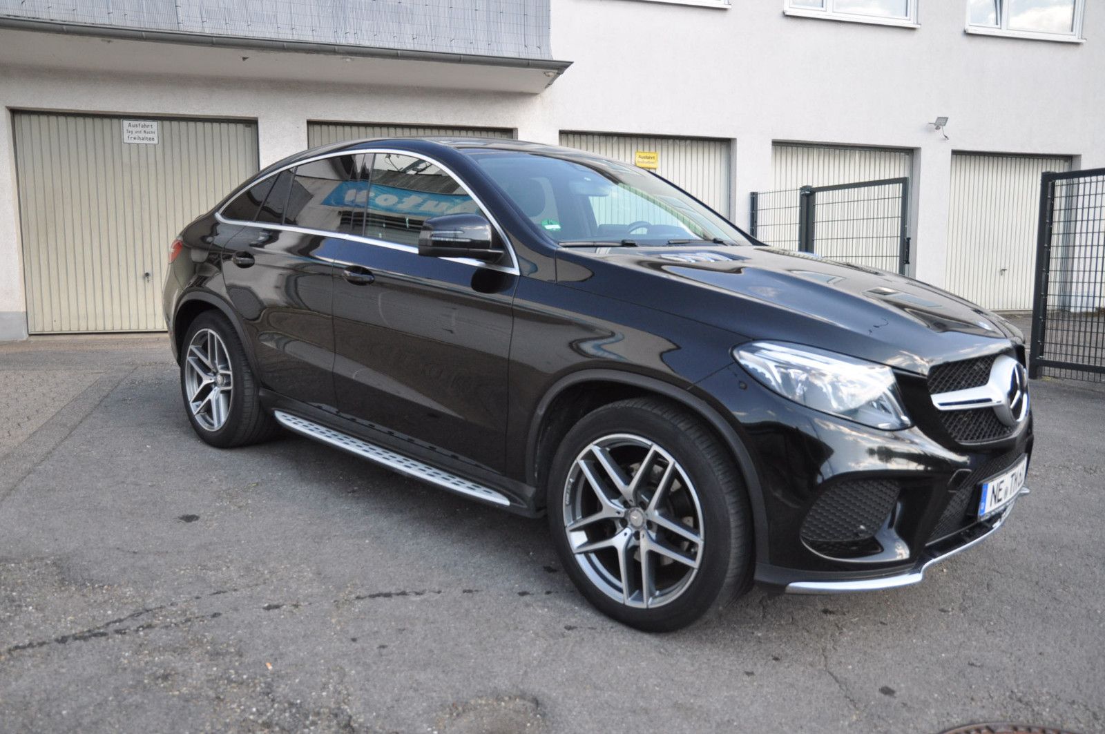MERCEDES-BENZ GLE 350 d 4MATIC Coupe**AMG-Pano-Kamera-21" Alu*