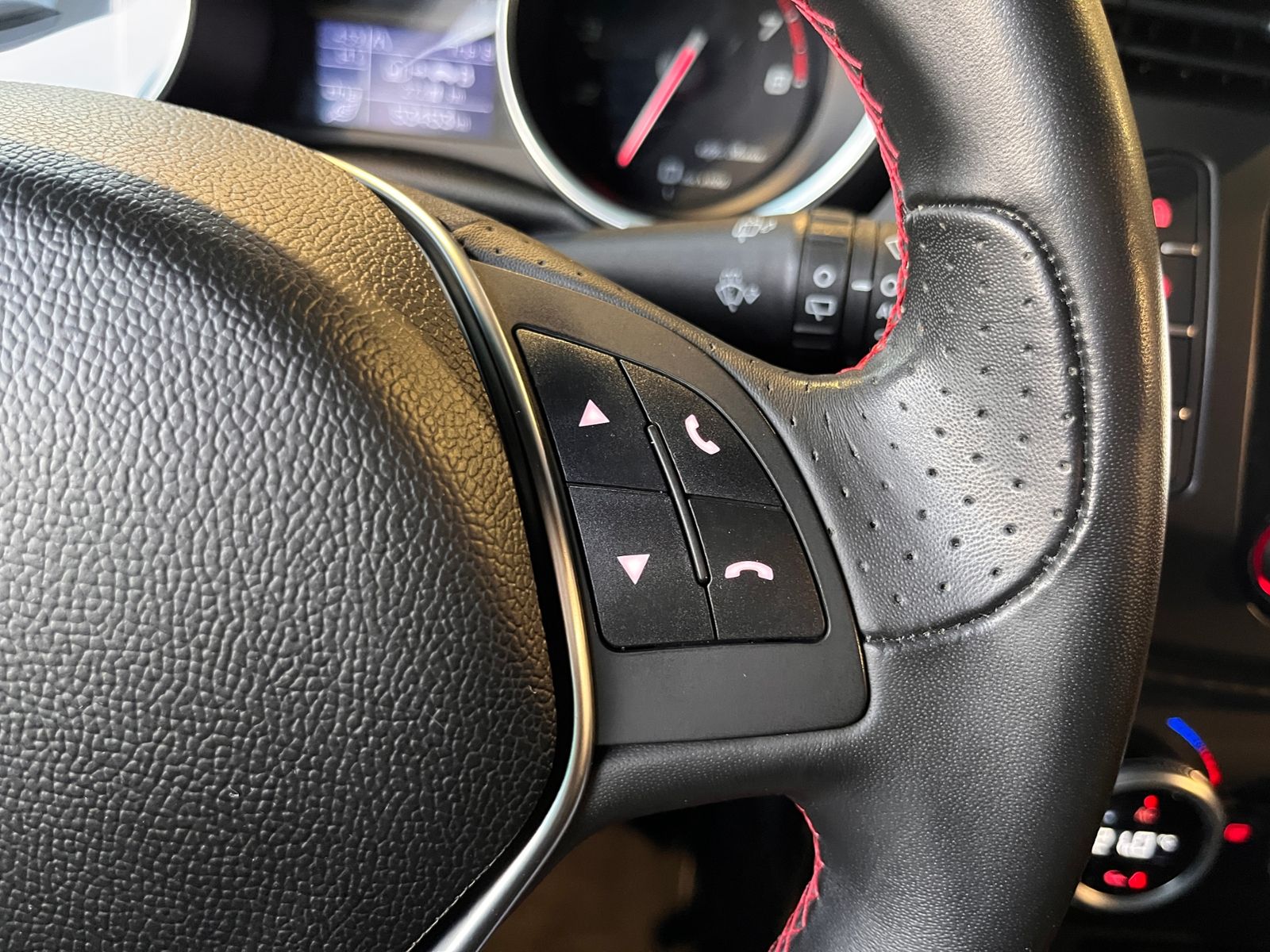 Fahrzeugabbildung Alfa Romeo Giulietta Sprint FINAL EDIT. NAV PDC SHZ