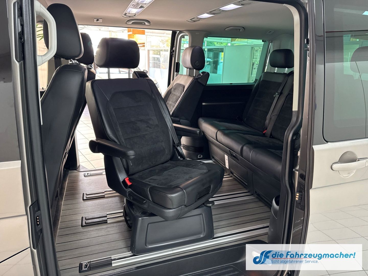 Fahrzeugabbildung Volkswagen T6 Multivan 4Motion Edition StandHZG Navi Leder