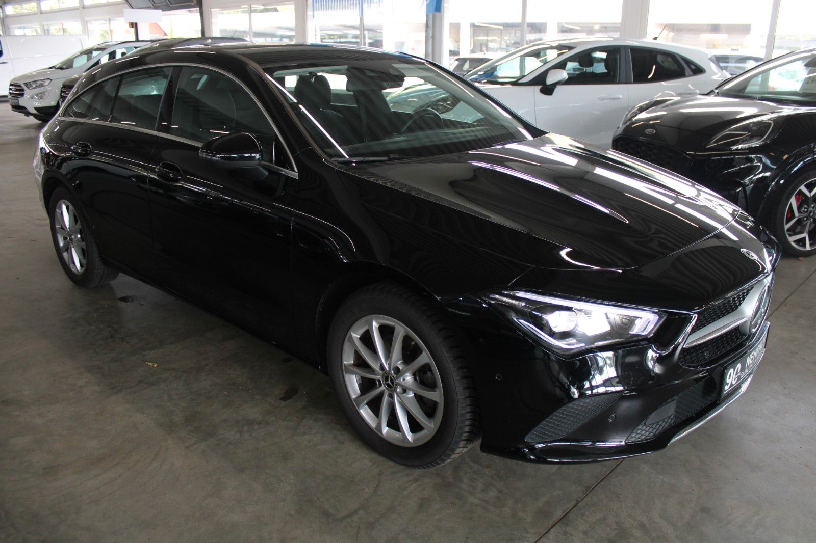 Fahrzeugabbildung Mercedes-Benz CLA 180 Shooting Brake LED NAVI DAB HighEnd uvm