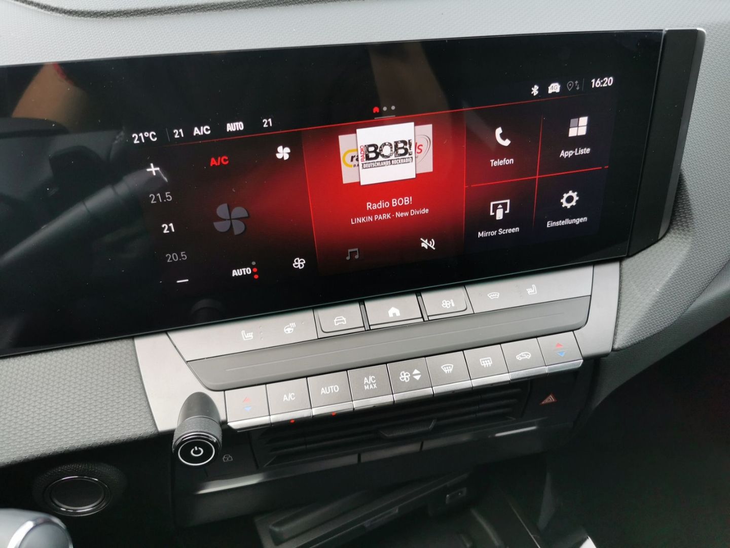 Fahrzeugabbildung Opel Astra Ultimate HUD Panorama Navi Memory Sitz SHZ