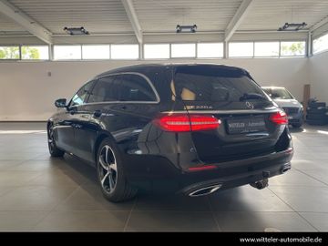 Mercedes E 220 - 12