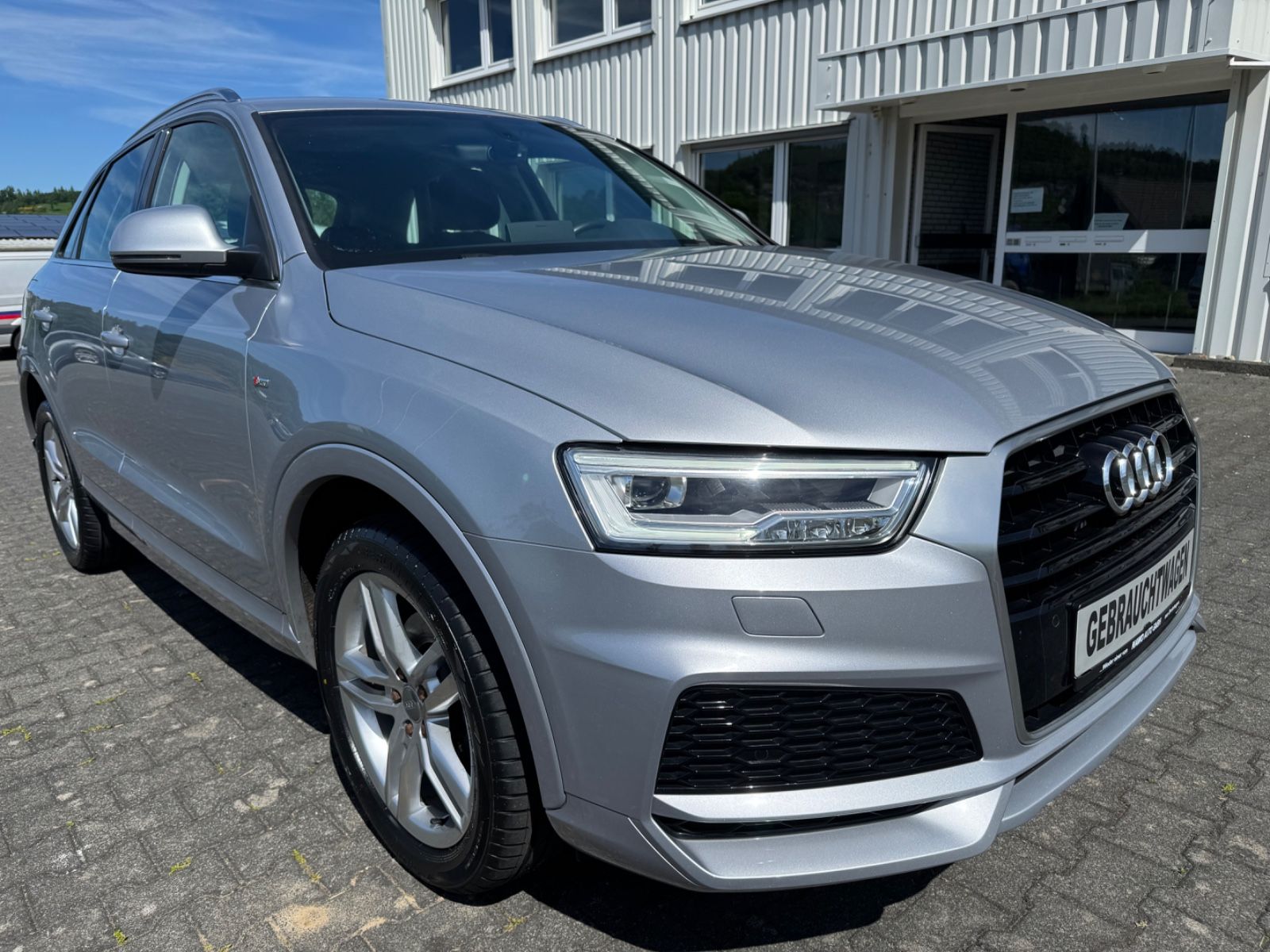 AUDI Q3-1,4-S line Paket-LED-Navi-Leder-AHK-Tüv neu