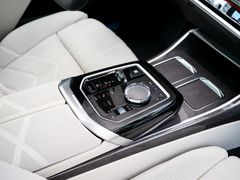 BMW 740 – 22 / 35