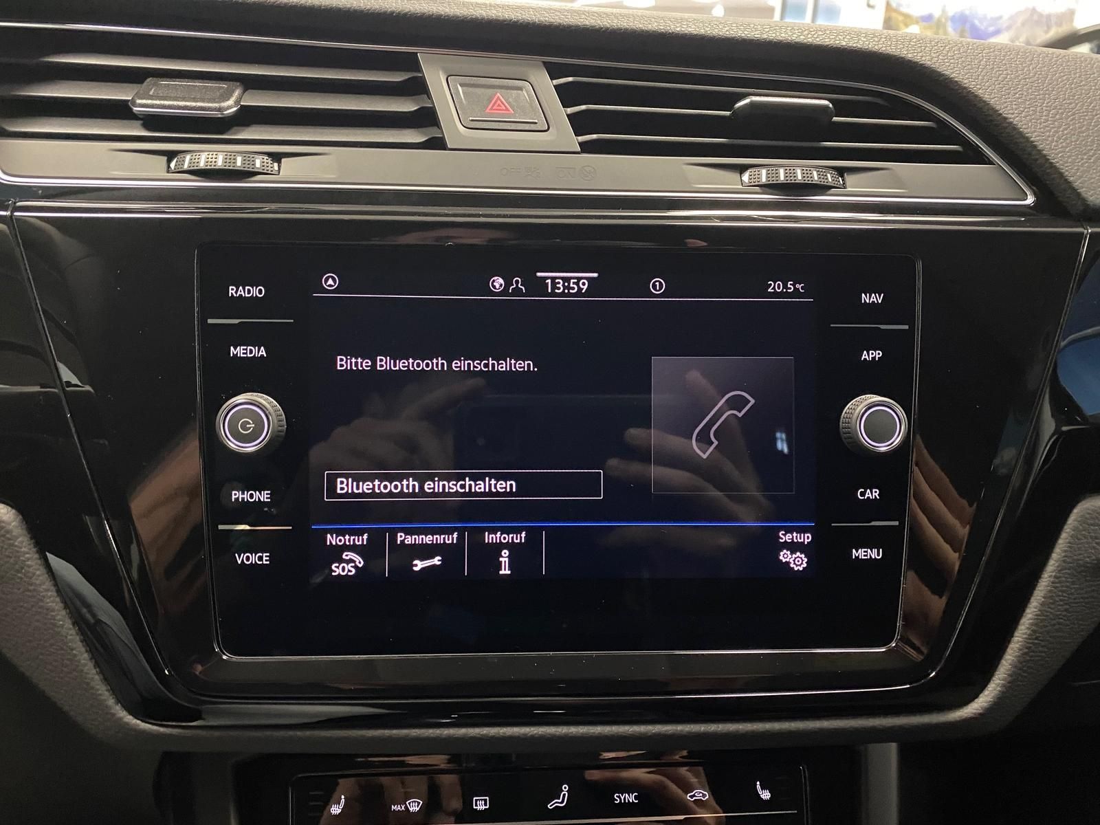 Fahrzeugabbildung Volkswagen Touran 1.5 TSI Comfortline+MATRIX+ACC+TOTWINKEL+