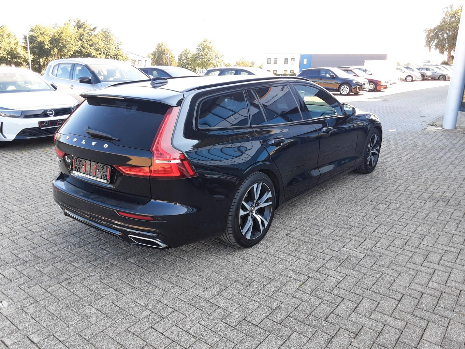 Volvo V60 Kombi R Design PanoDach Navi SH LH LED AHK