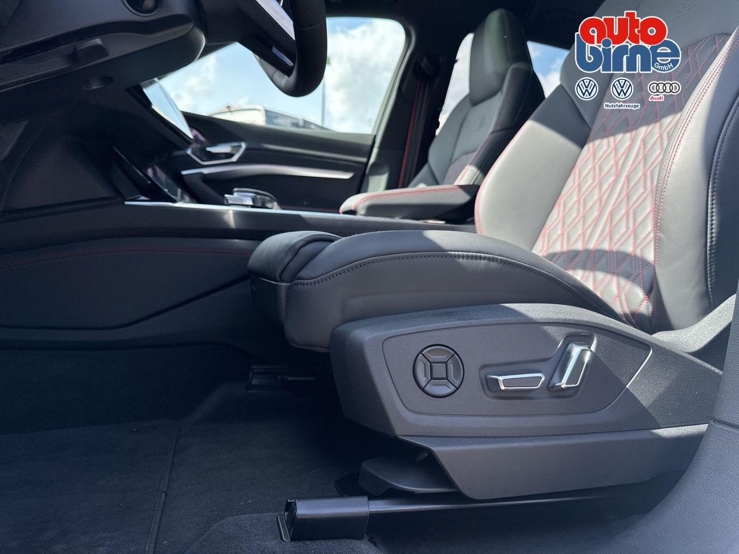 Q8 e-tron 55 quattro S line HUD Luftfederung AD 