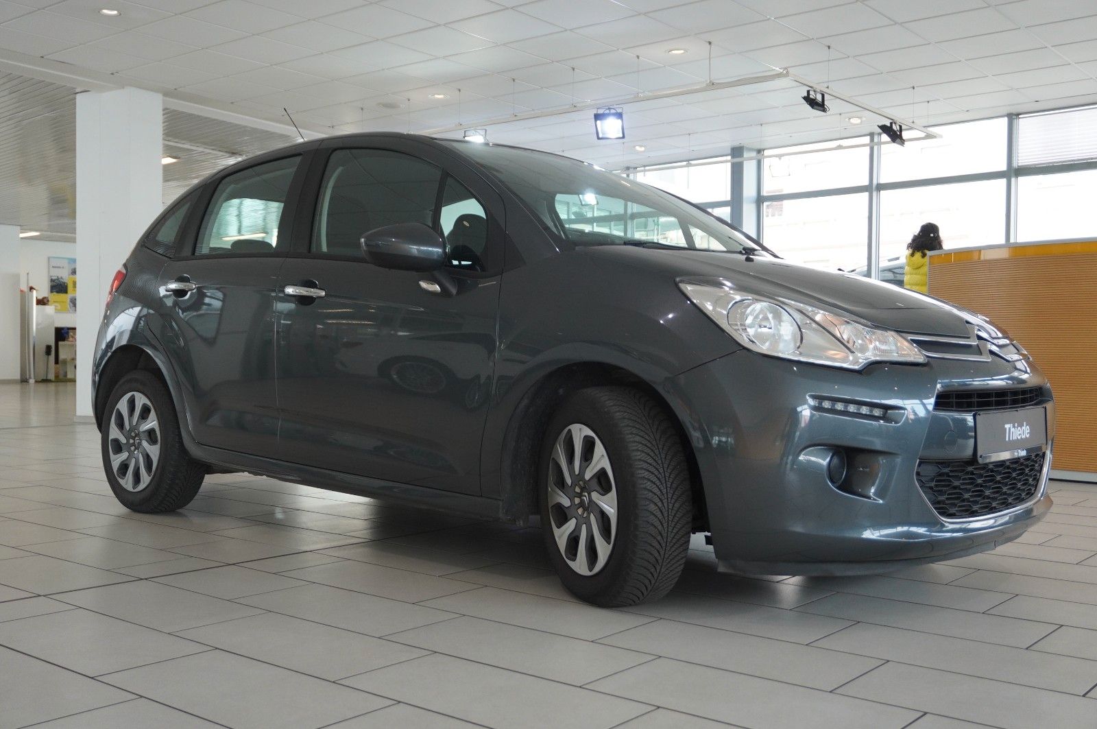 Fahrzeugabbildung Citroën C3 PureTech 1.2 SELECTION KLIMA/PDC/TEMP./USB