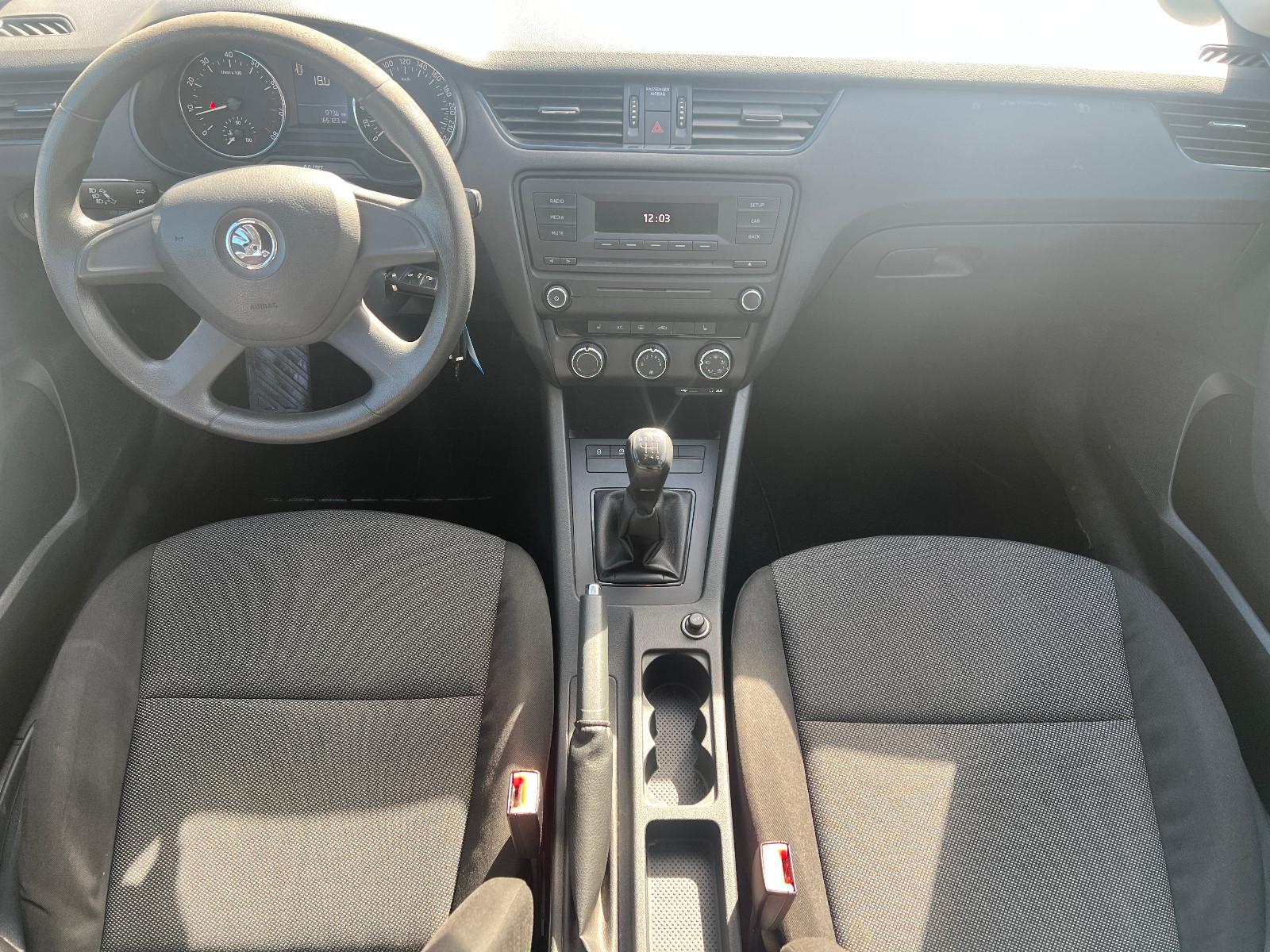Skoda Octavia 2013 — фото 10