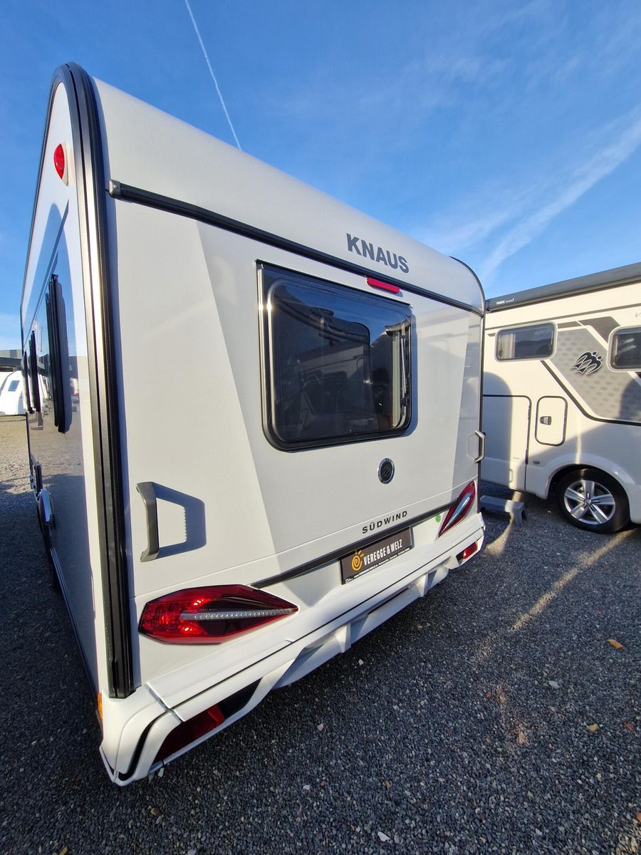Fahrzeugabbildung Knaus Südwind 420 QD Black Selection