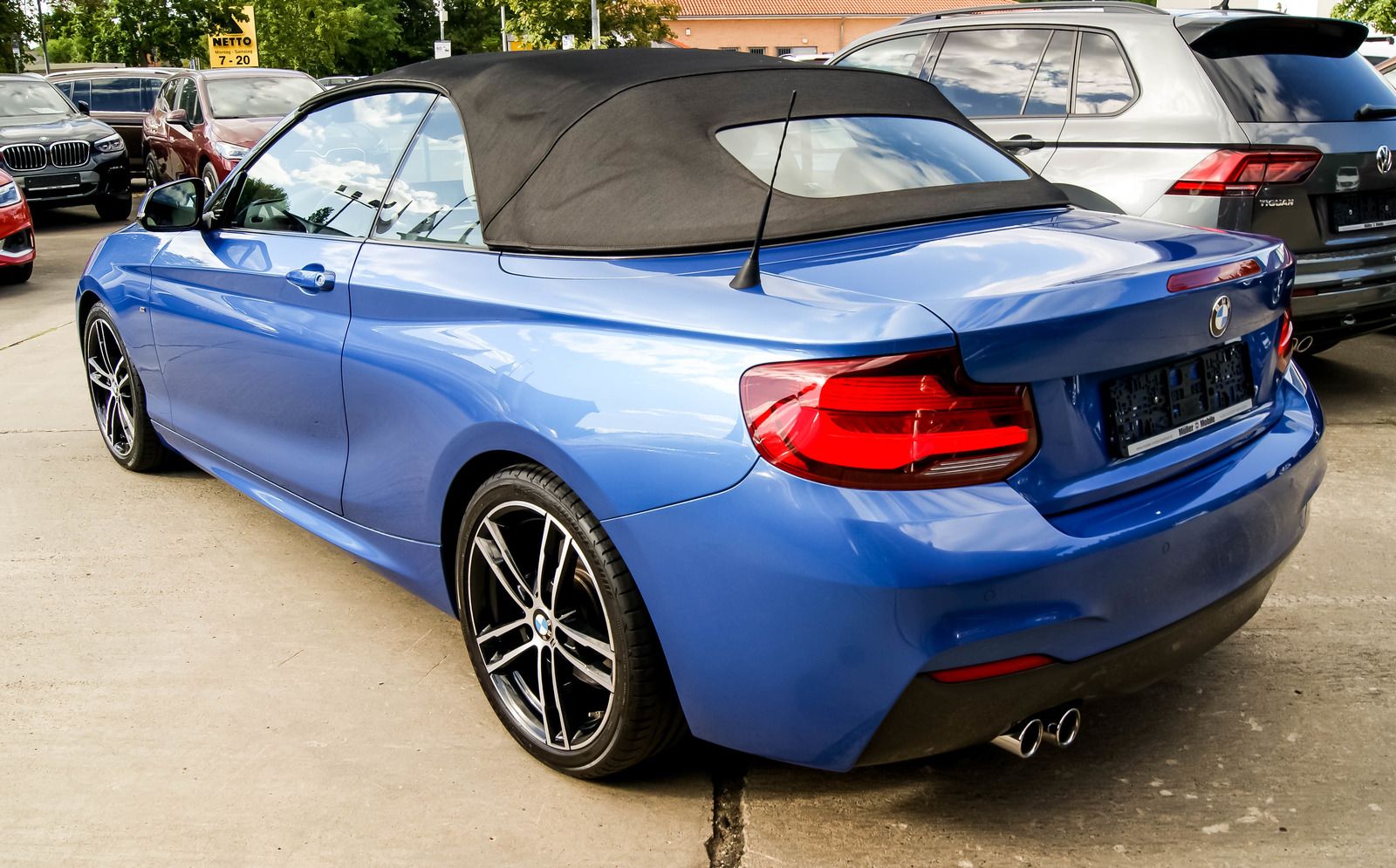 Fahrzeugabbildung BMW 220 d Cabrio M Sport Estoril NAVI LED KAMERA AHK