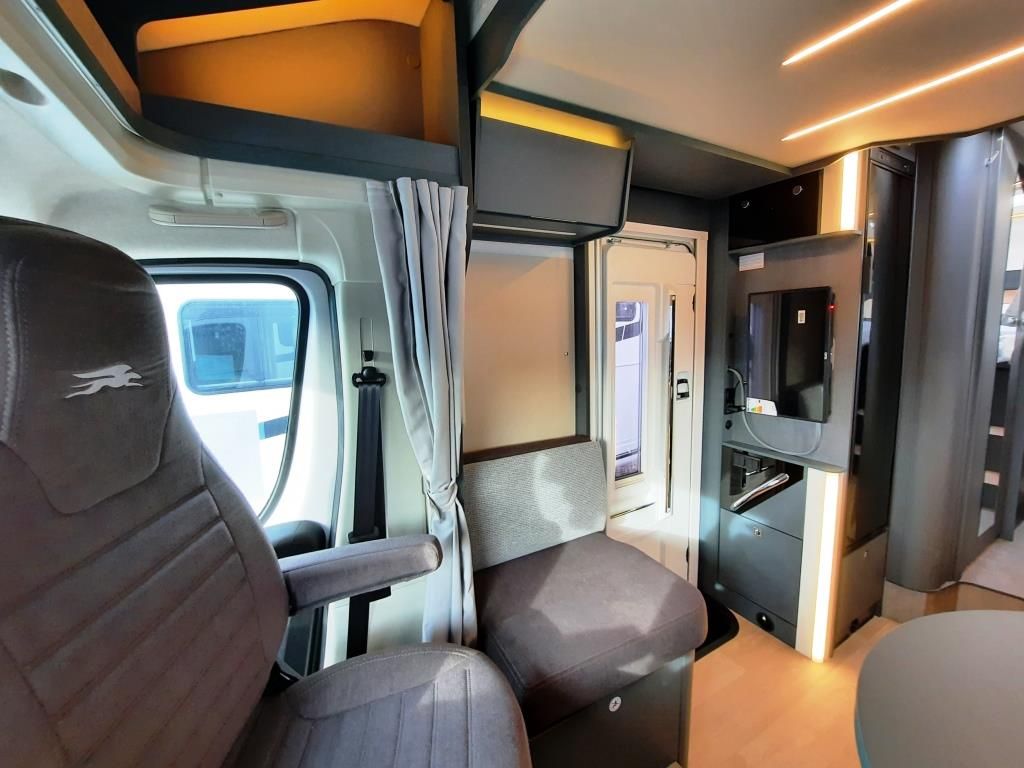 Fahrzeugabbildung Laika Kosmo L 409 Verfüg./Sparen Sie 19.106,- €