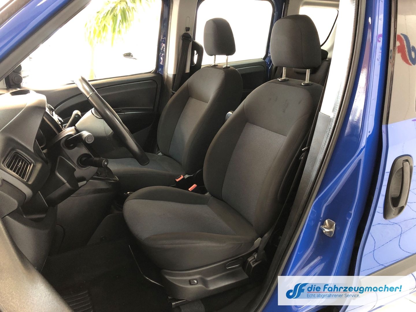 Fahrzeugabbildung Opel Combo D Colorado L1H2 1.4 SHZ  *BEHINDERTENGEREC