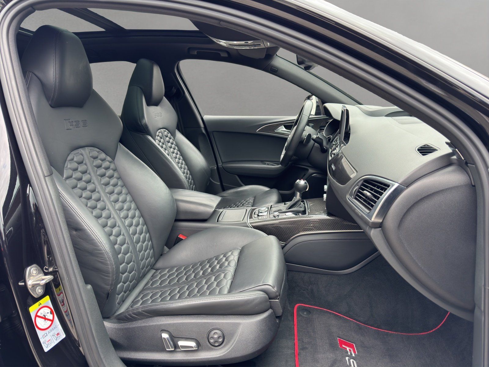 Fahrzeugabbildung Audi RS 6 Avant/CARBON/PANO-DACH/HUD/BOSE/KAMERA/21"/
