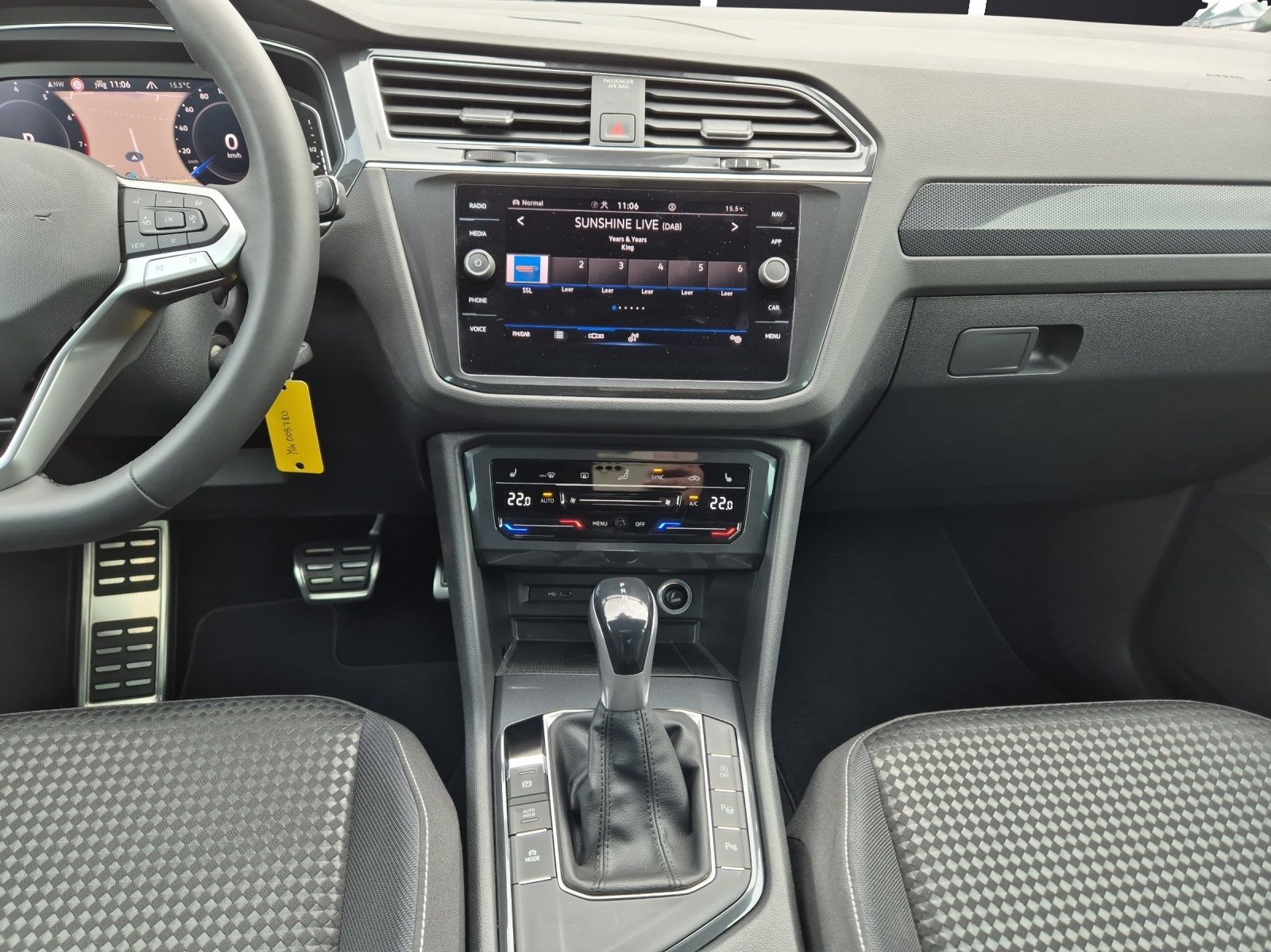Fahrzeugabbildung Volkswagen Tiguan TSI United DSG LED Navi AID ACC Park-Assi