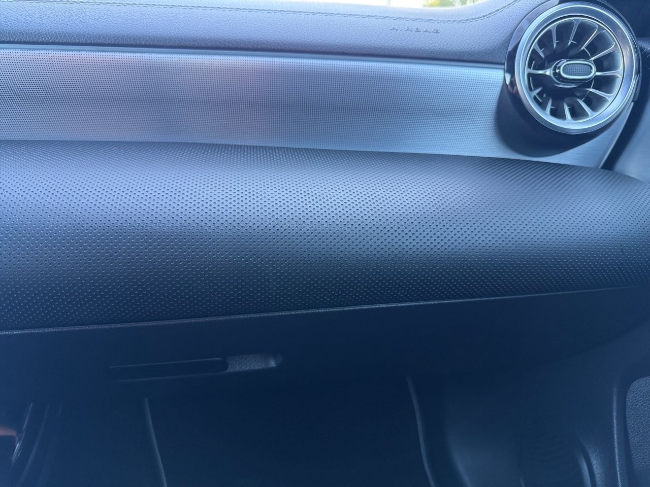 Fahrzeugabbildung Mercedes-Benz CLA 250 e SB AMG+AHK+NIGHT+DISTR+MULTIB+AMBIENTE
