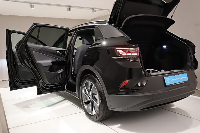 ID.4 Pure 125kW Wärmepumpe IQ-LIGHT ACC Anschlus