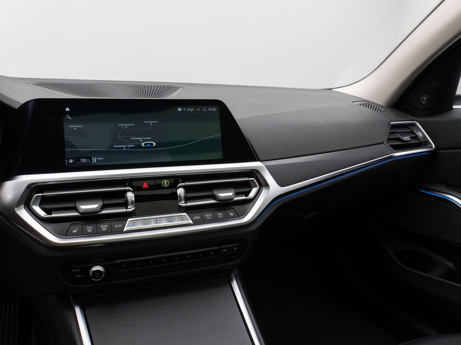 Fahrzeugabbildung BMW 330e Panorama Laser HUD DAB H/K Komfort Alarm