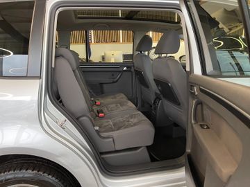 Volkswagen Touran Highline *PANO*SHZ*NAVI*PDC*TEMPOMAT*