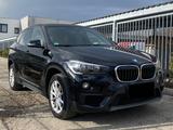 BMW X1 sDrive 20 i Automatik Advantage *Head Up* - BMW X1: Schwarz