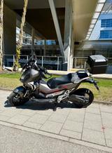 Honda X-ADV 750/Akrapovic/TÜV neu/neue Reifen - Honda Motorräder in München
