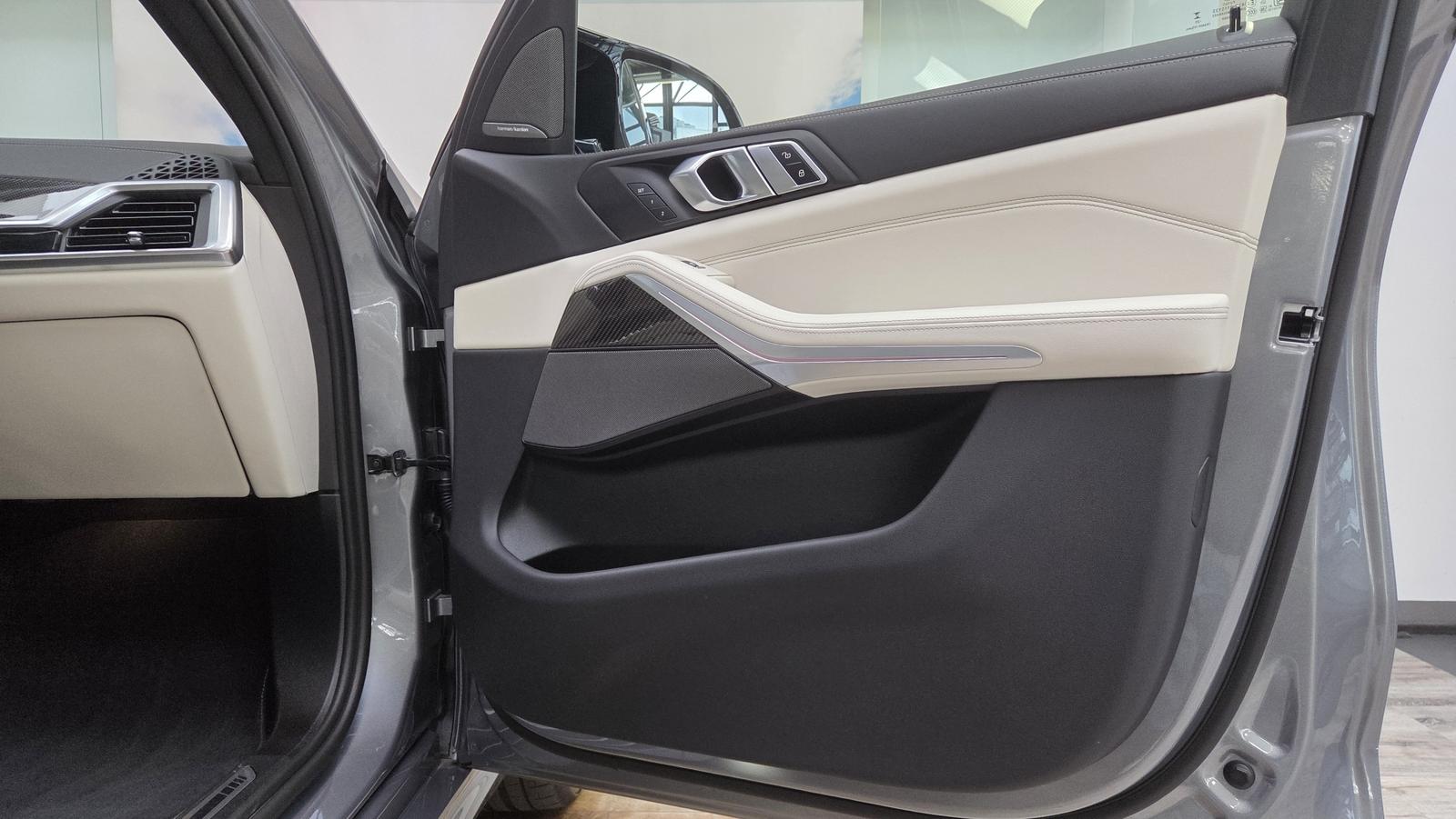BMW X7 M60i Kristall Sky DrivePro AHK ACC Sitzlüft.
