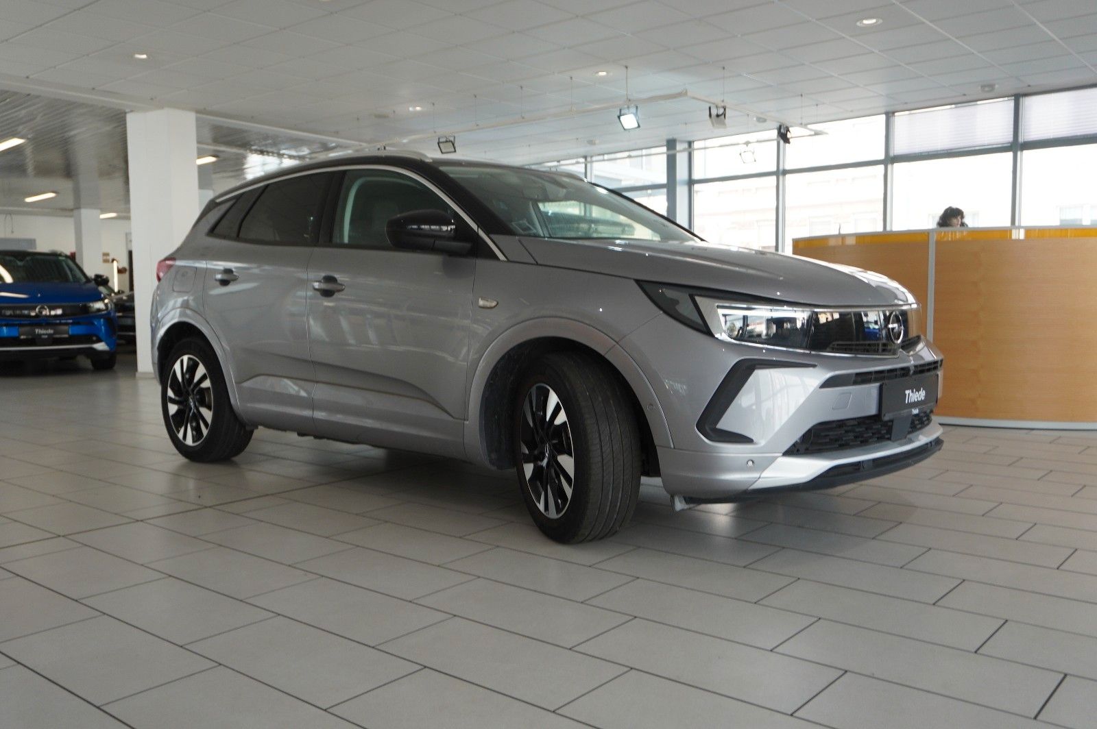 Fahrzeugabbildung Opel Grandland (X) ULTIMATE 4HYBRID NAVI/LED/SPORT/SH