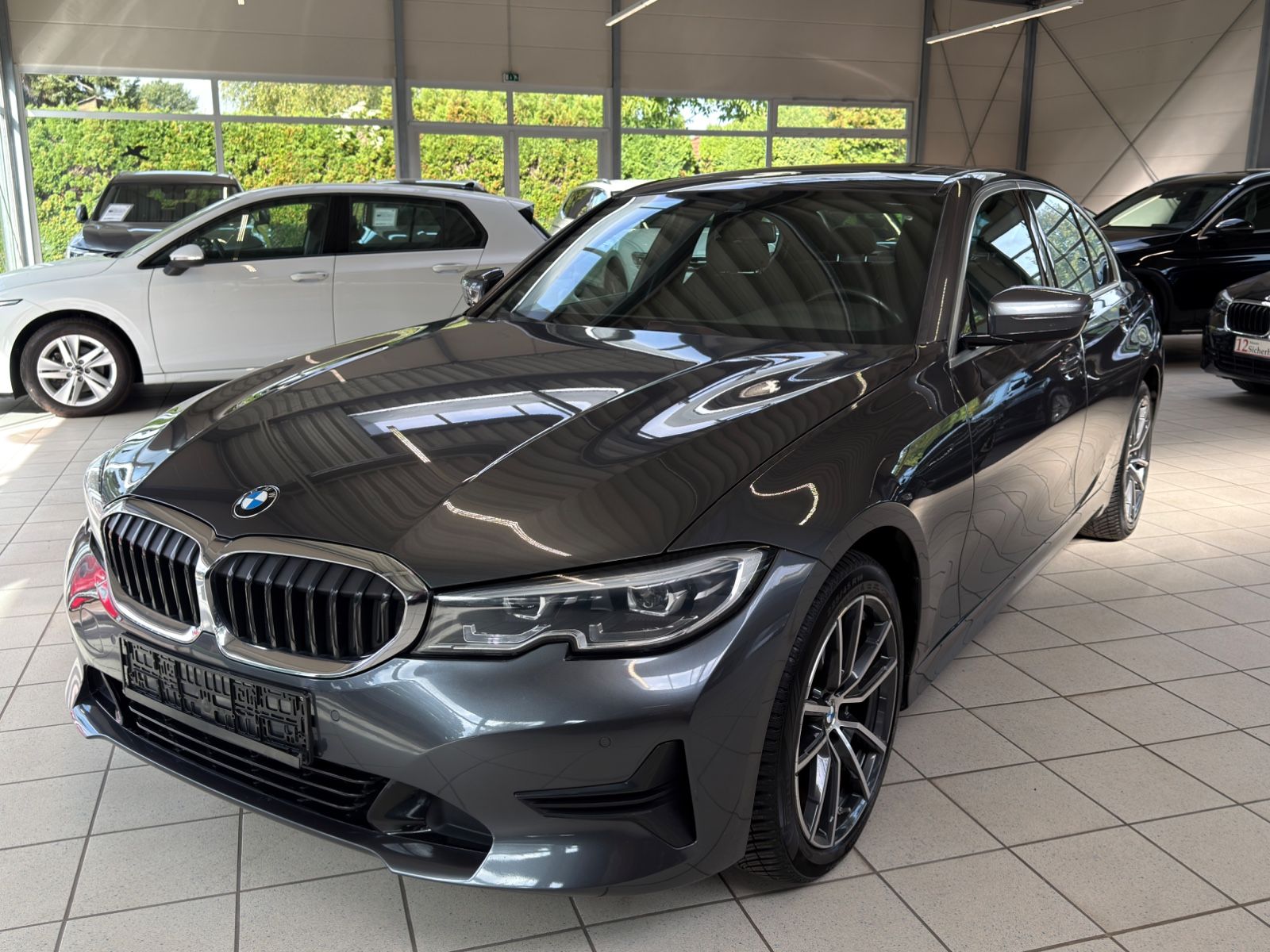 BMW 330 - 1