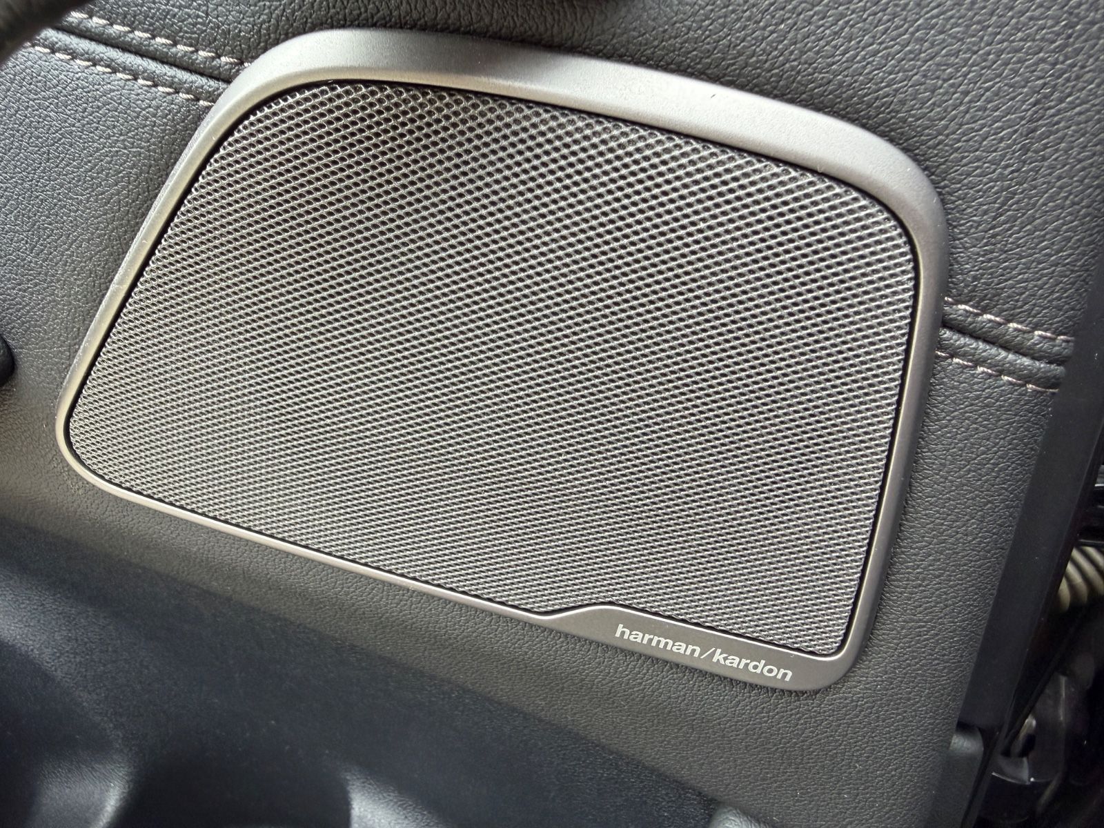 Fahrzeugabbildung BMW 520d Touring M SPORT LASER HUD KAMERA AHK LEDER