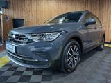 Volkswagen Tiguan 1,5 TSI Life DSG *Navi*ACC*LED*el.Klappe* - Volkswagen Tiguan aus 2022