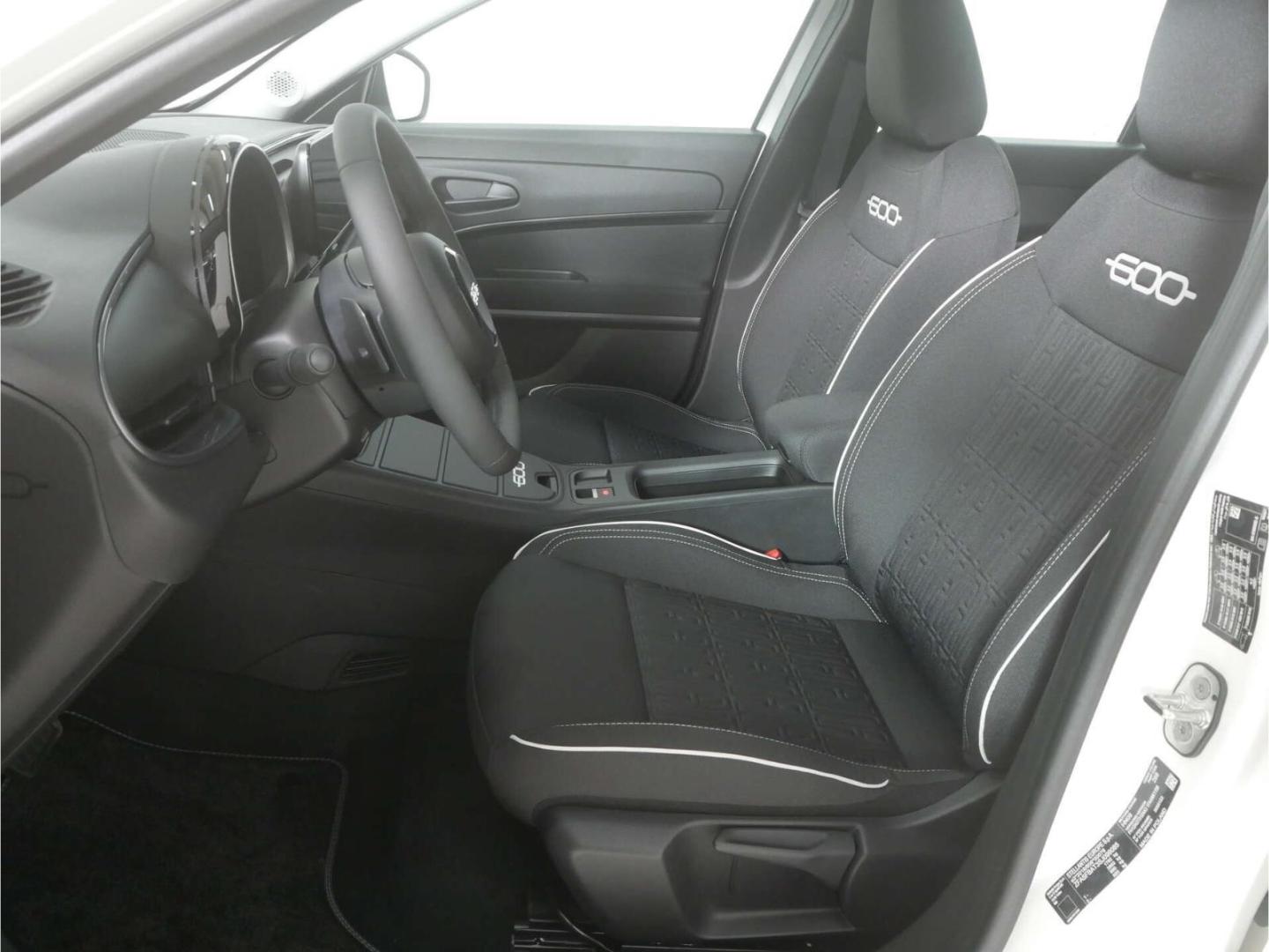 Fiat 600 hybrid 1.2 T3 Business Edition, миниатюра 10
