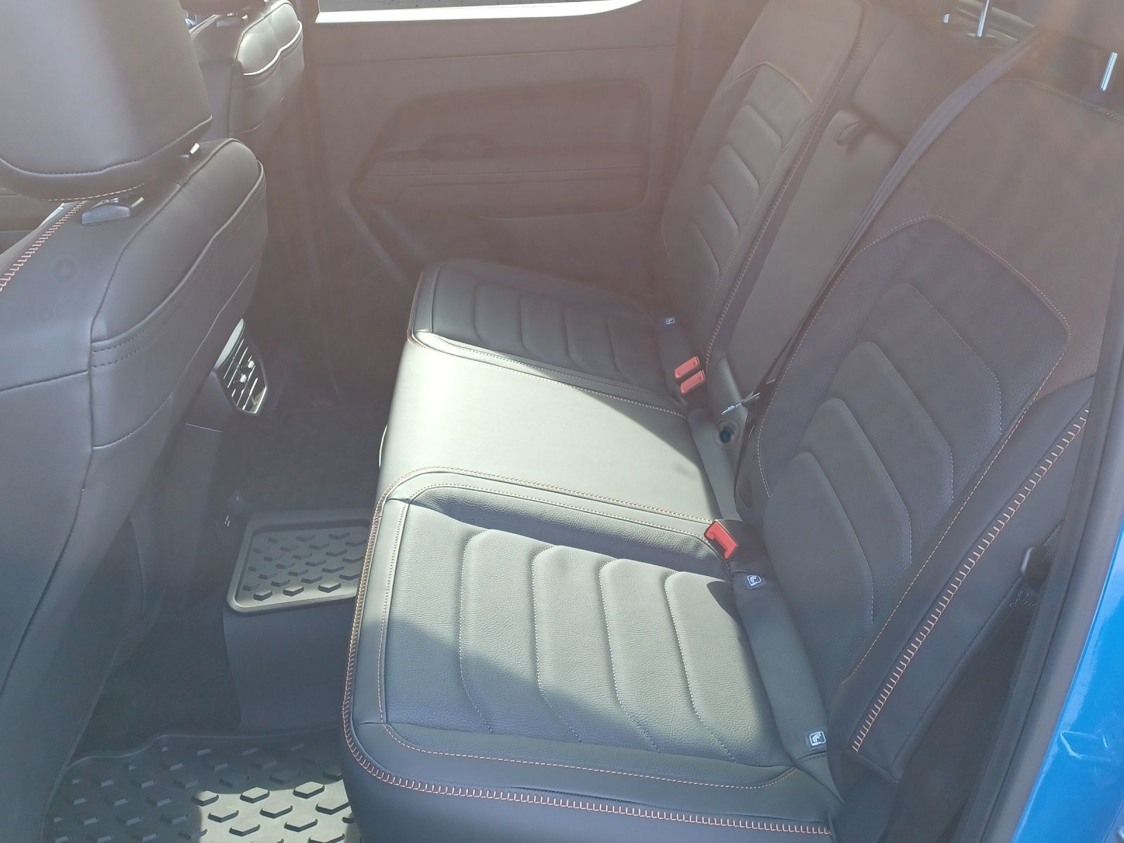 Fahrzeugabbildung Volkswagen Amarok TDI Pan Americ. 4M MATRIX ACC AHK STH HAR