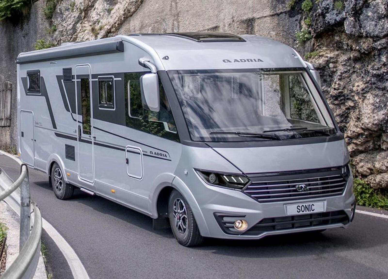 Adria Sonic Supreme 700 DL 