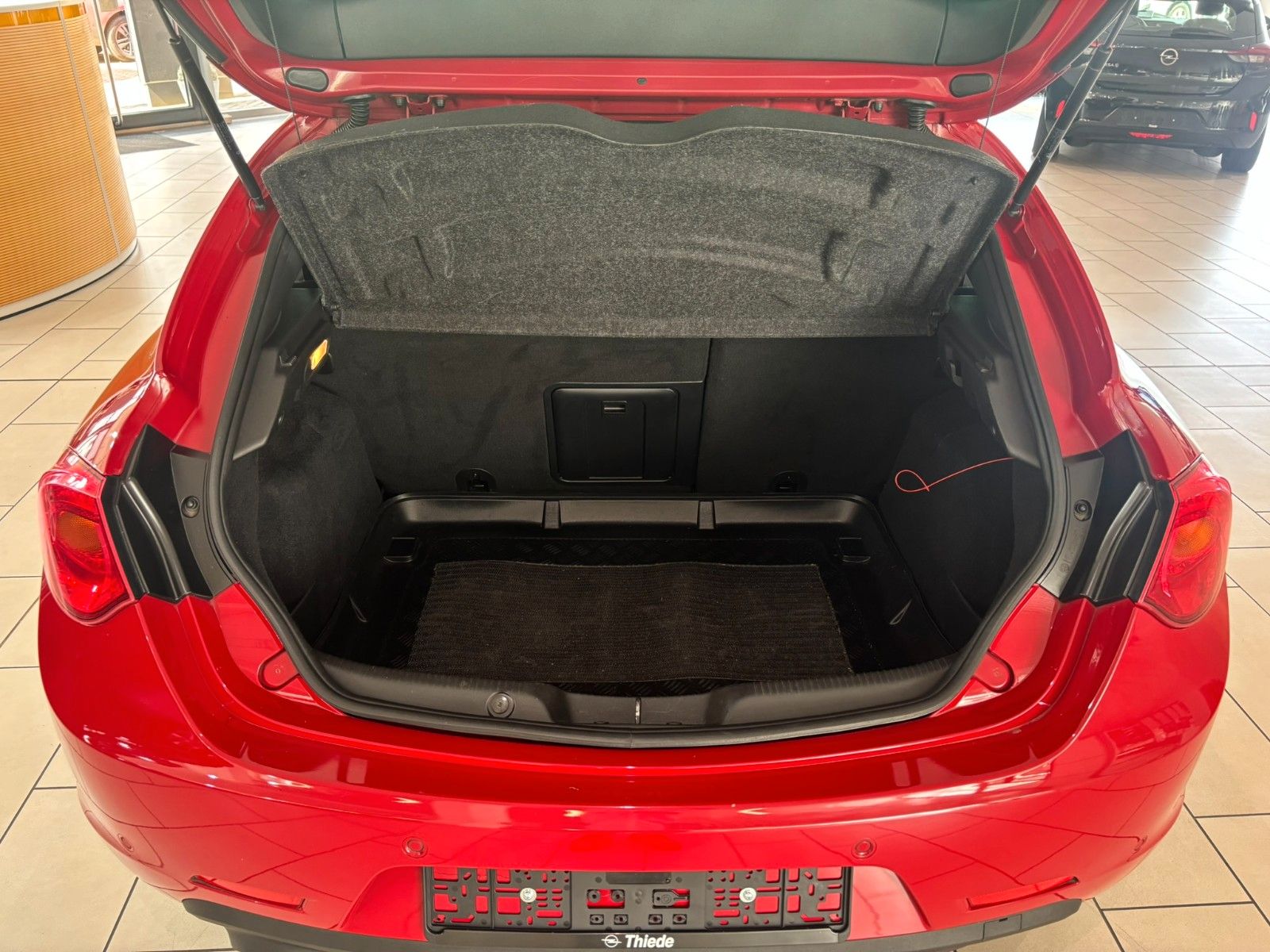 Fahrzeugabbildung Alfa Romeo Giulietta Turismo 1.4 QV-LINE NAVI/LEDER/PDC/TEM