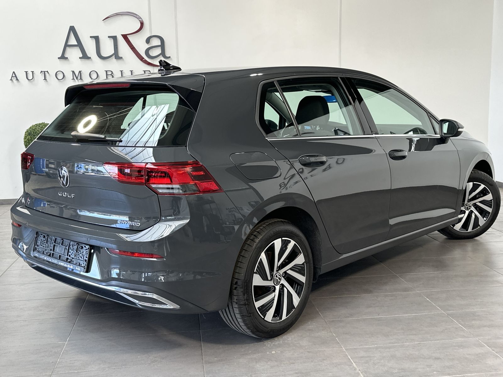 Fahrzeugabbildung Volkswagen Golf 1.4 TSI DSG Style eHybrid NAV+LED+AHK+KAMER