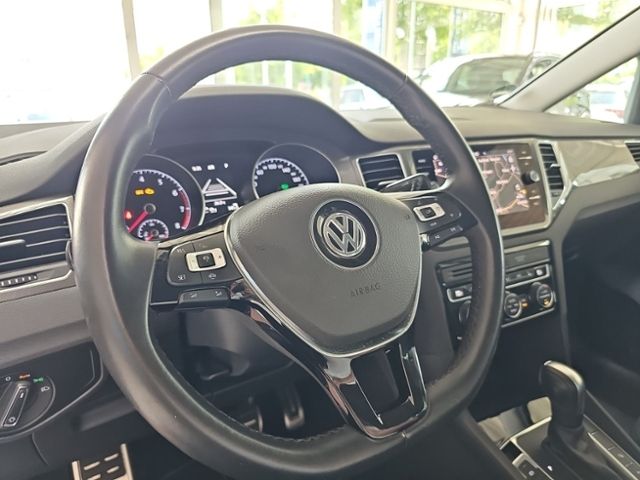Fahrzeugabbildung Volkswagen Golf Sportsvan 1.5 TSI DSG IQ.DRIVE LED NAVI