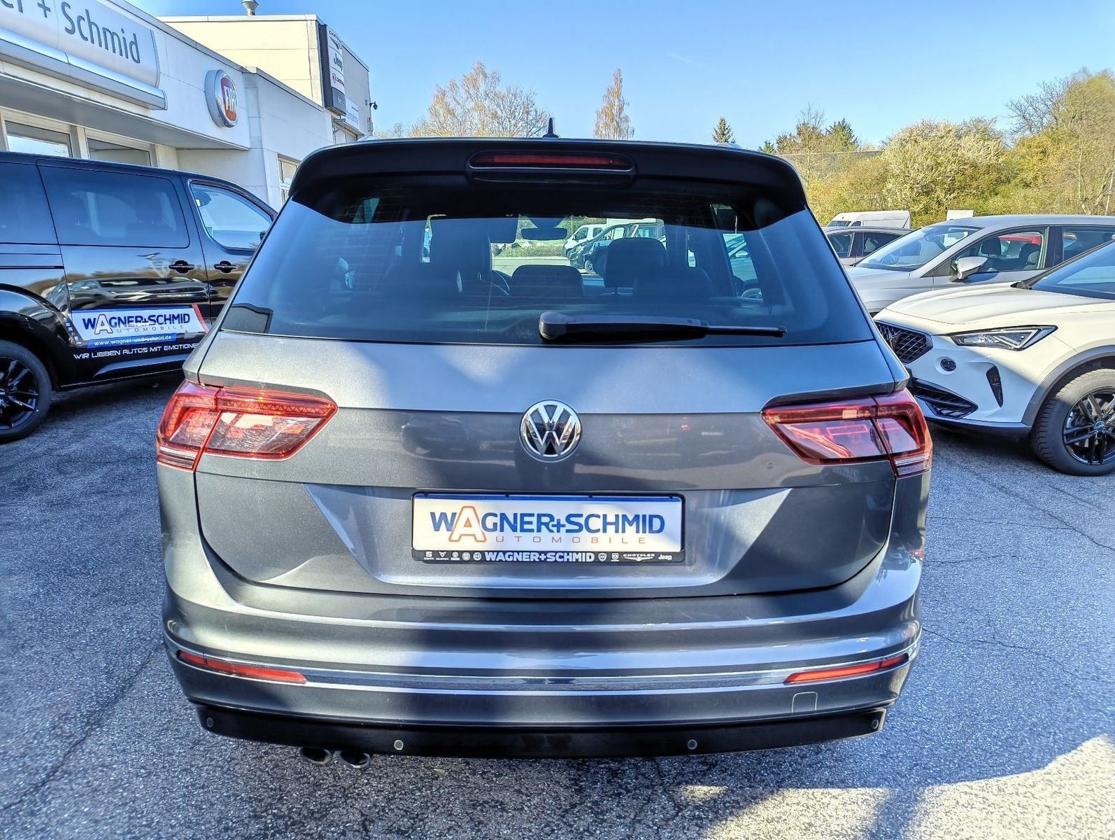 Fahrzeugabbildung Volkswagen Tiguan Highline 2.0 TDI (190 PS) 4Motion DSG