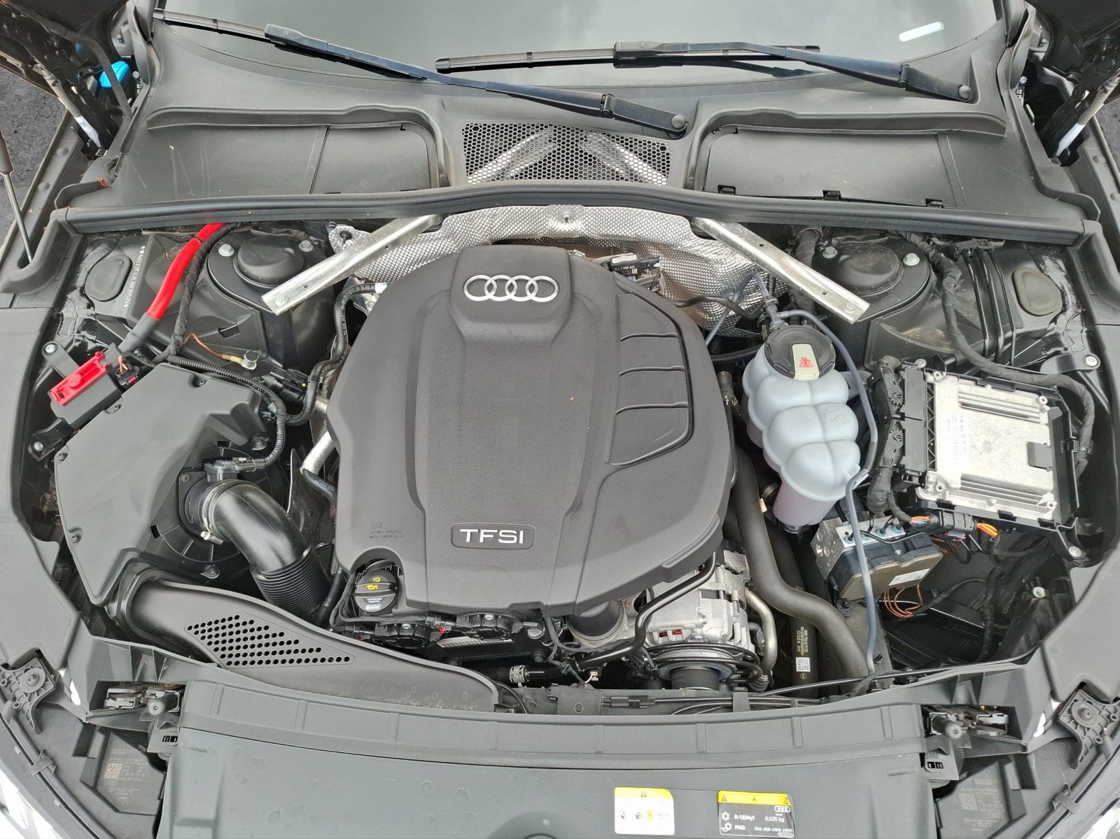 Fahrzeugabbildung Audi A4 Avant 35 TFSI advanced S-tronic LED Navi ACC