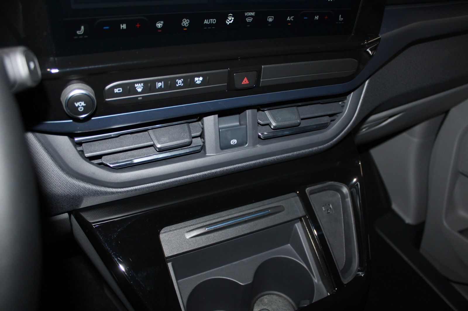 Fahrzeugabbildung Ford NUGGET L1 Active MARKISE + Aufstelldach SOFORT