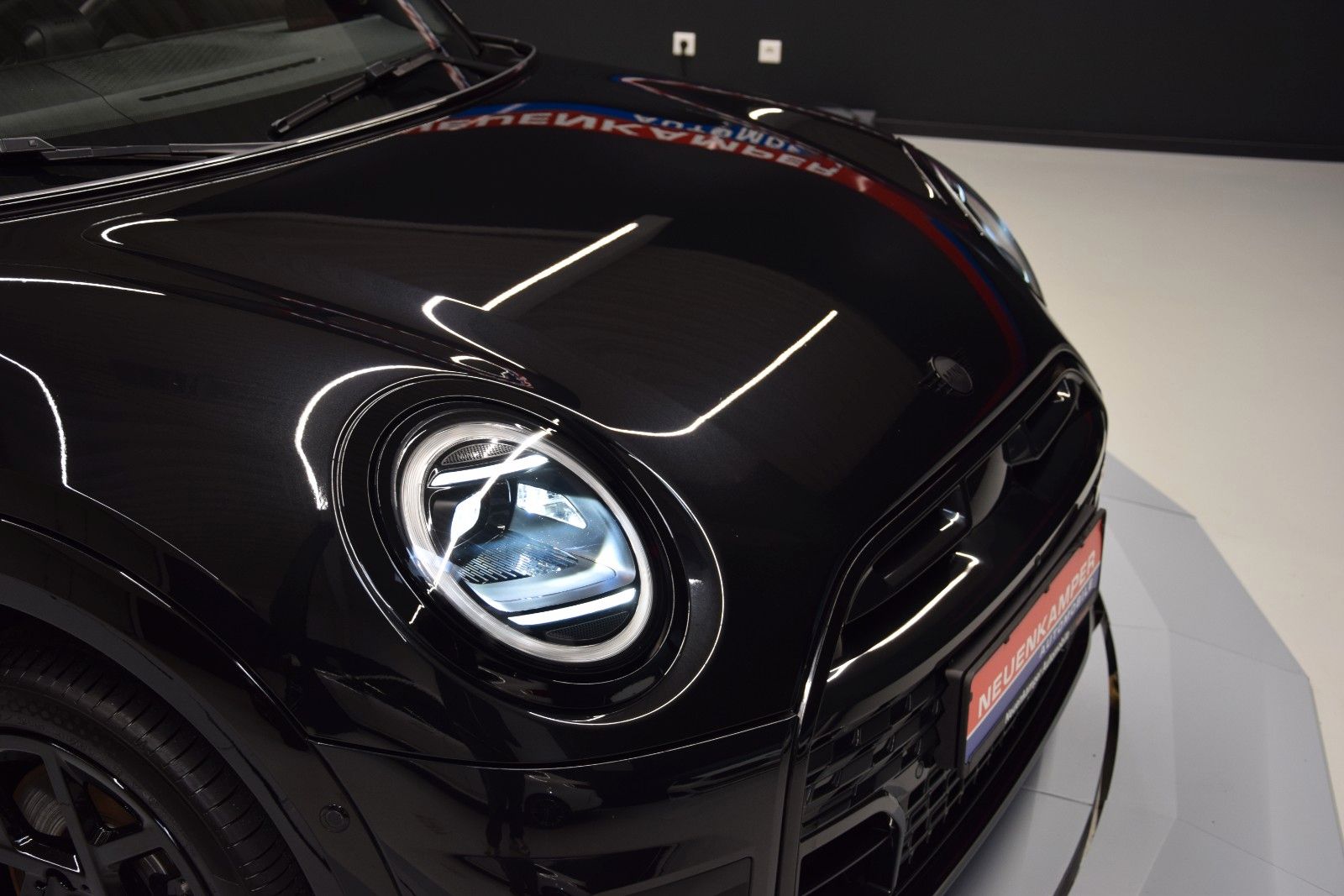 Fahrzeugabbildung MINI John Cooper Works Trim XL Pano H&K HUD Memory